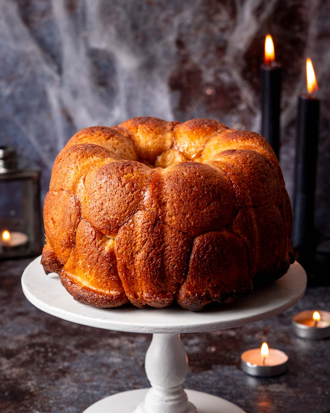 Monkey bread on a cake stand.