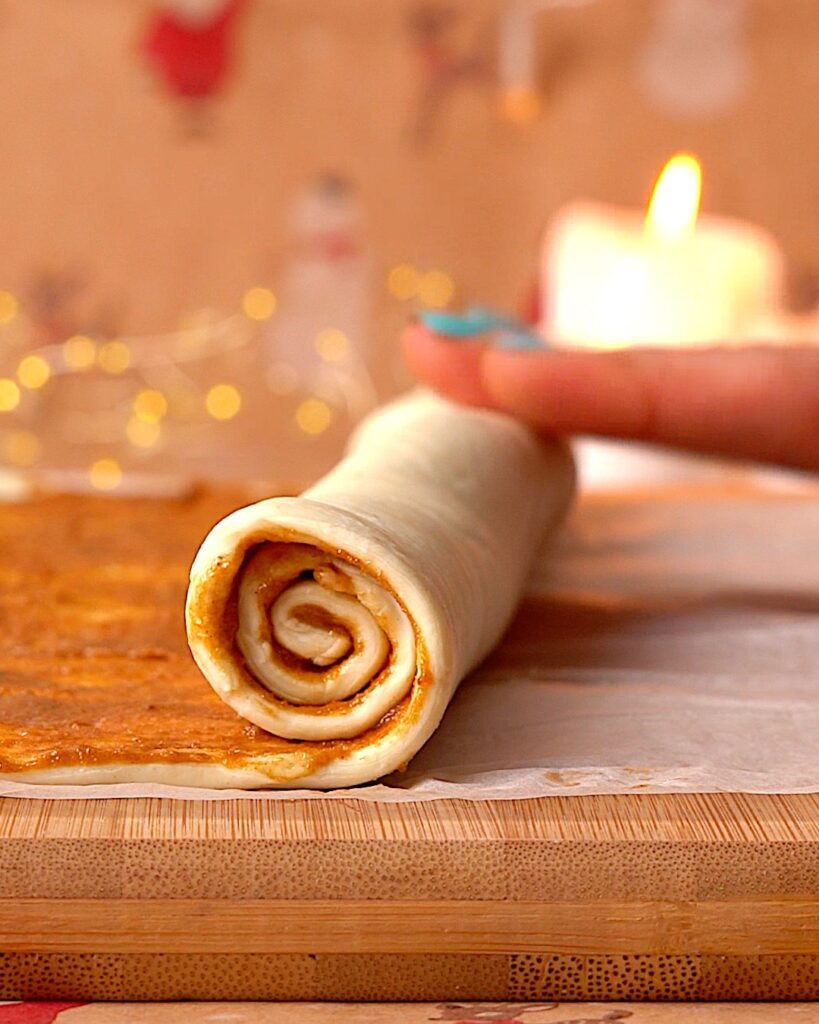 Puff pastry rolled up with cinnamon sugar inside.