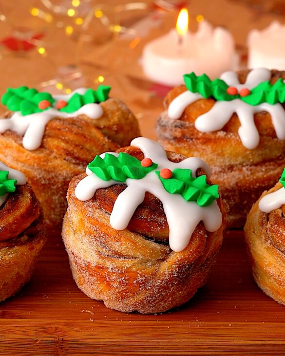 Christmas pudding cruffins