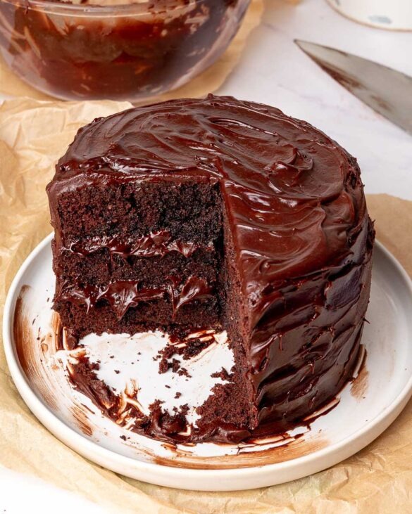 5 Ingredient Chocolate Fudge cake