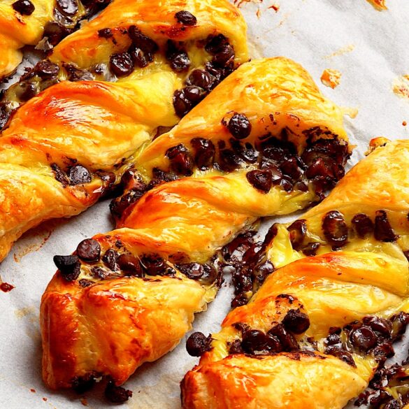 Chocolate Custard Twists &ndash; 3 Ingredient Supermarket Copycat recipe