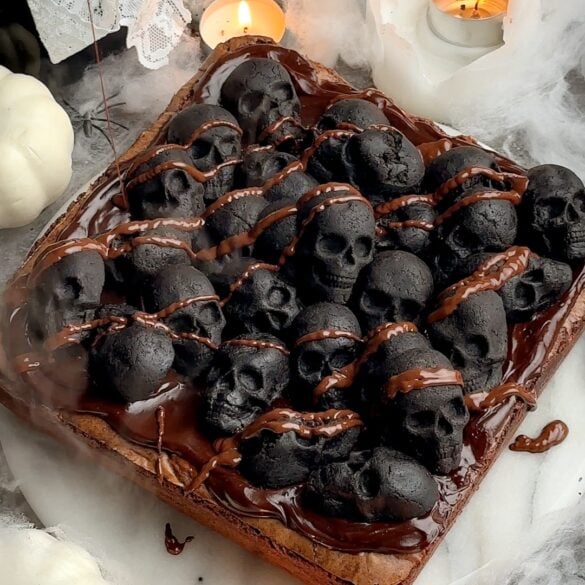 Halloween Brownies with Oreo Skulls (Easy & Spooky!)